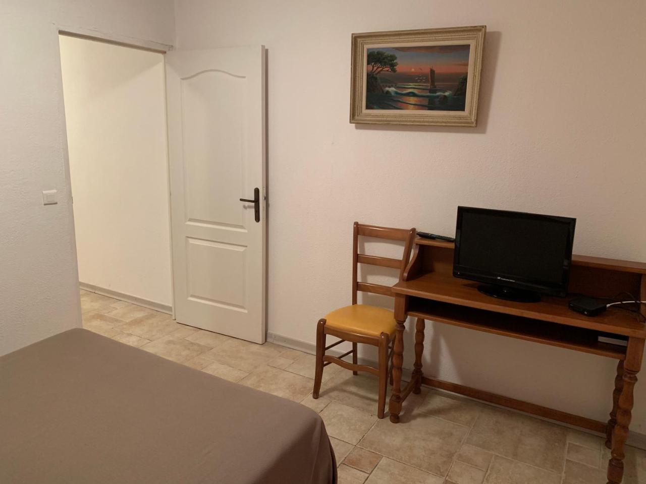 Apart'Hotel Les 4 Sources Corbés Esterno foto